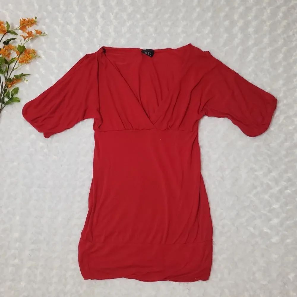 Rue 21 size small red top